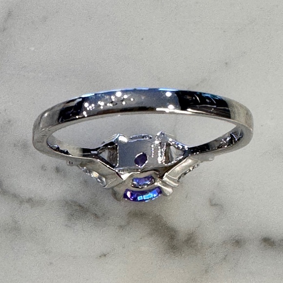 Lavender brilliant cut cubic zirconia with 2 clear CZ marked 925 RSC silver ring - Picture 9 of 9